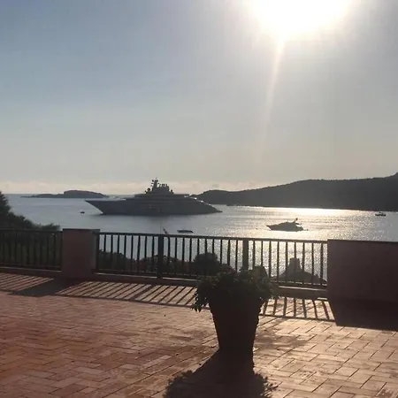 In Condominio Sul Golfo Del Piccolo Pevero Порто-Черво